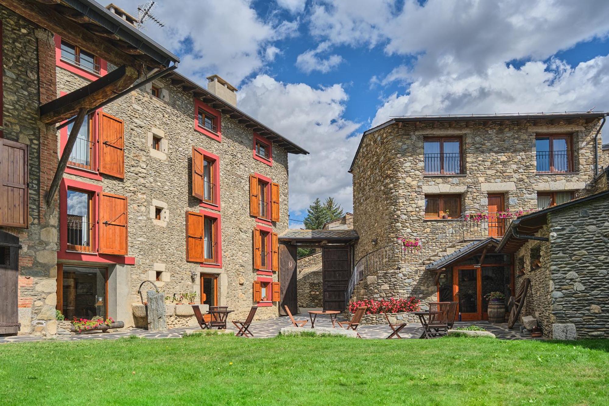 Cal Marrufes Hostal Puigcerdà Exterior foto